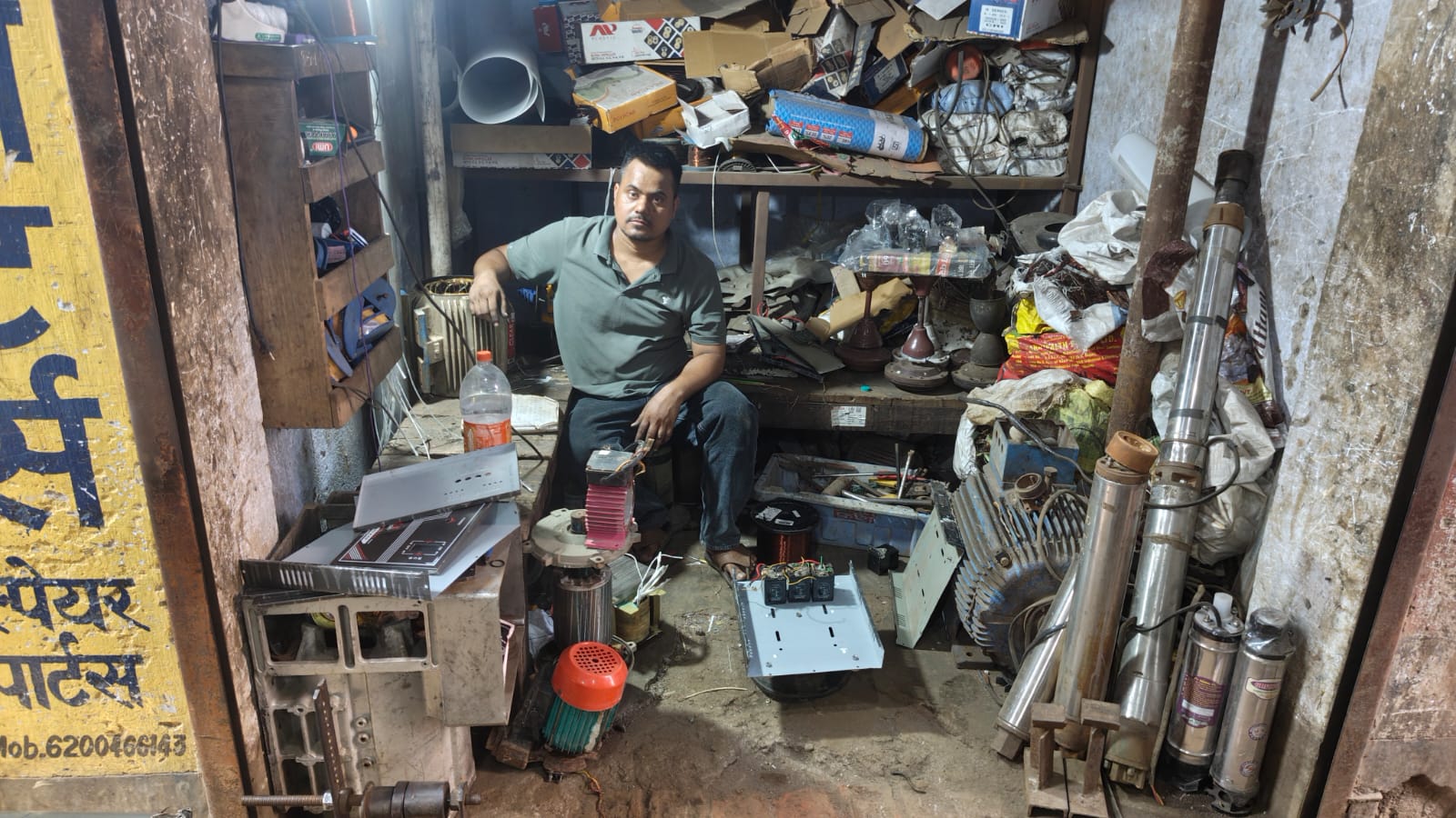 Baba Electric team working on motor repair in Aurangabad Bihar